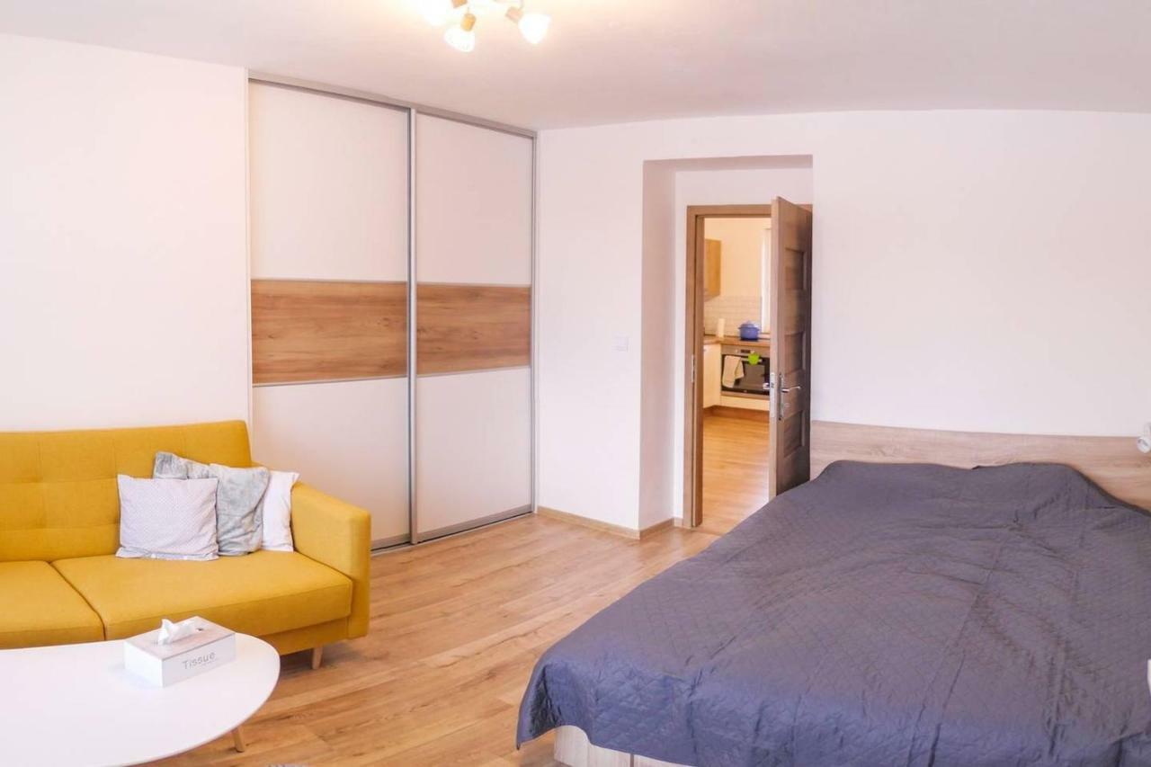 2 Bedroom Flat In The Heart Of Liptovsky Mikulas Ngoại thất bức ảnh